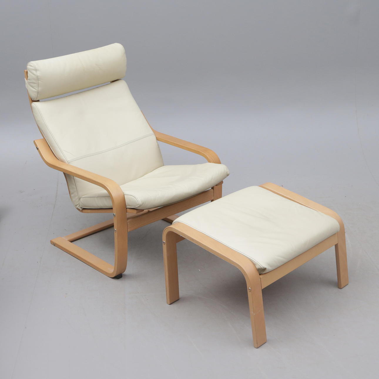 Sillón, con reposapiés, IKEA.