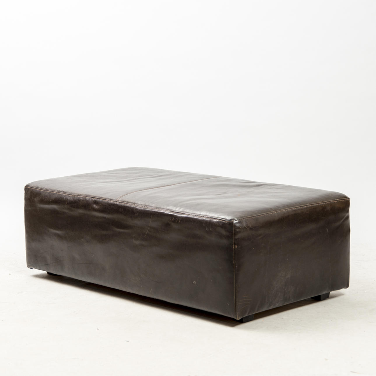 PALL/PUFF, brunt skinn, 1900/2000-tal.
