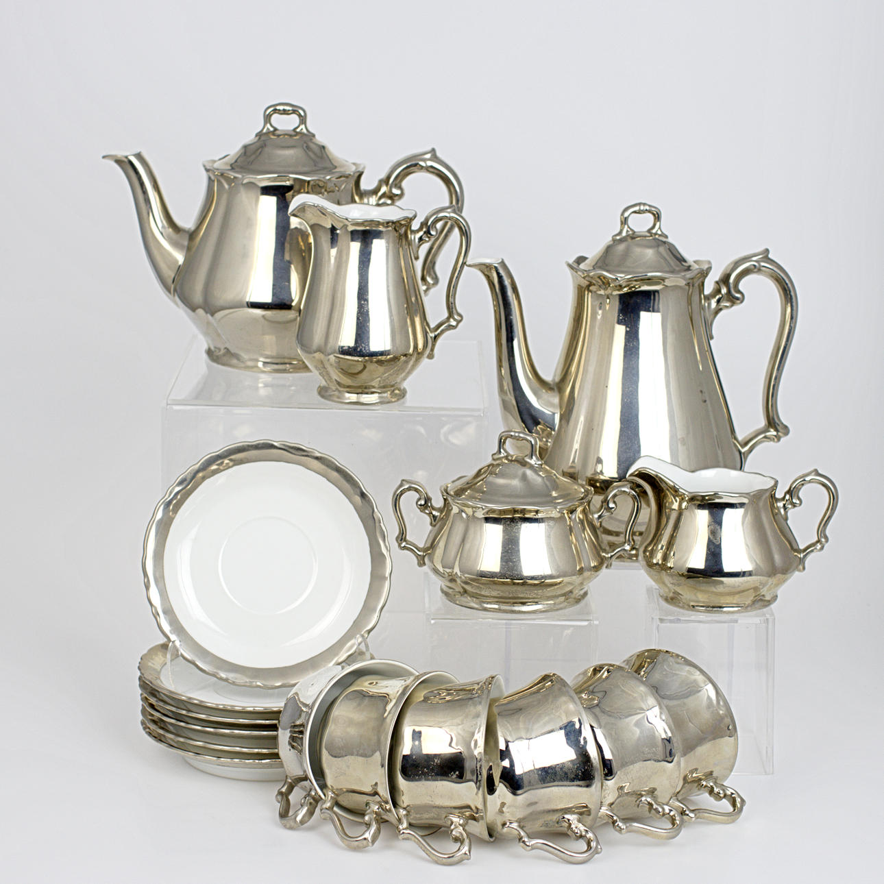 A 17-piece tea set, Bohemia, Czechoslovakia.