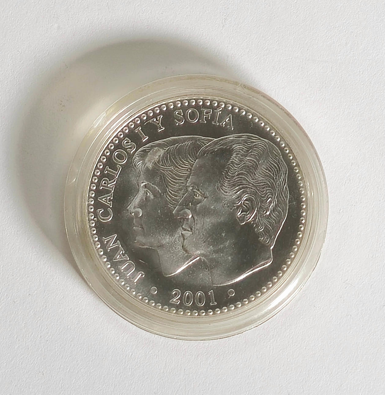 COMMEMORATIVE COIN OF THE KINGS OF SPAIN SOFIA AND JUAN CARLOS.