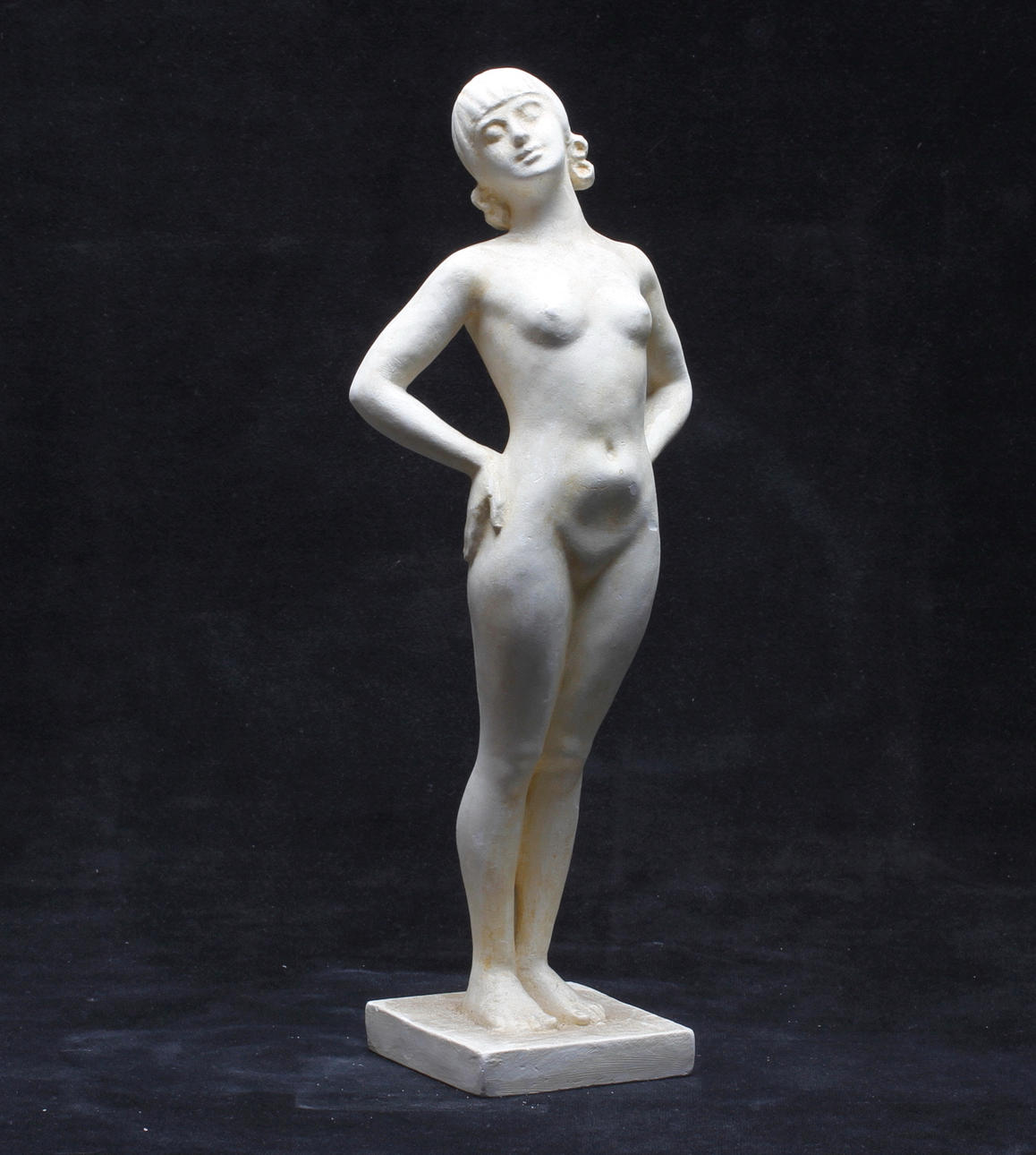 CARIN NILSON(1884-1973). Skulptur, gips, signerad.