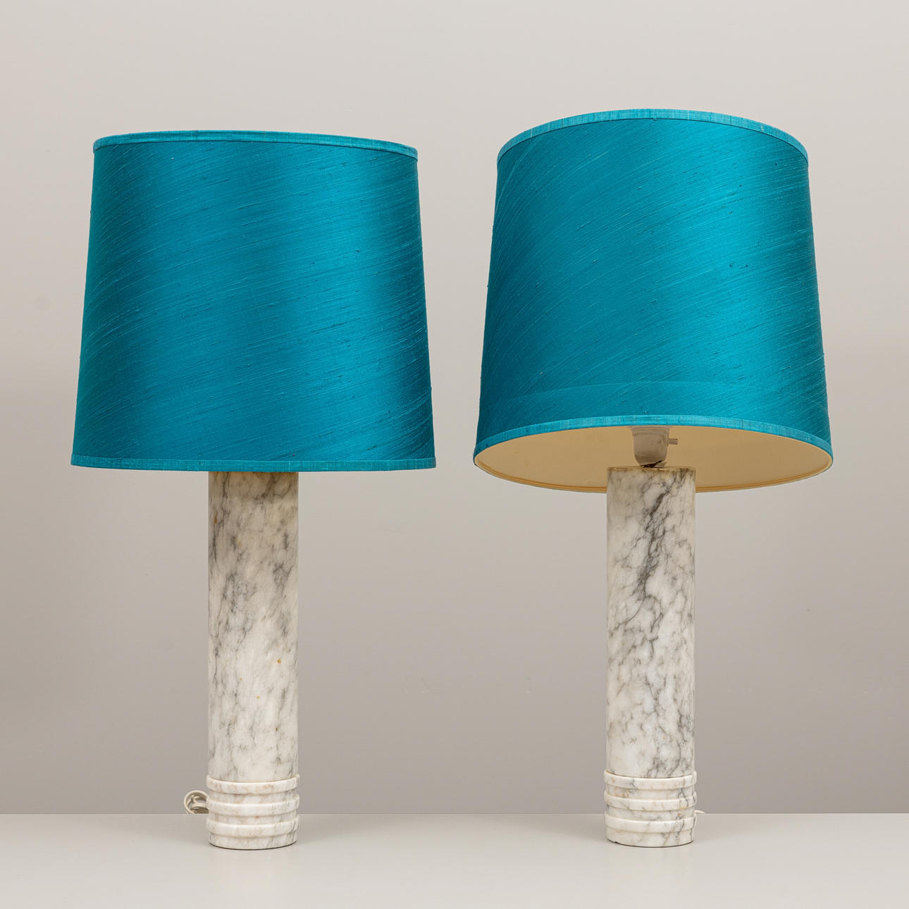 Bordlamper, et par, alabaster, Bergboms.