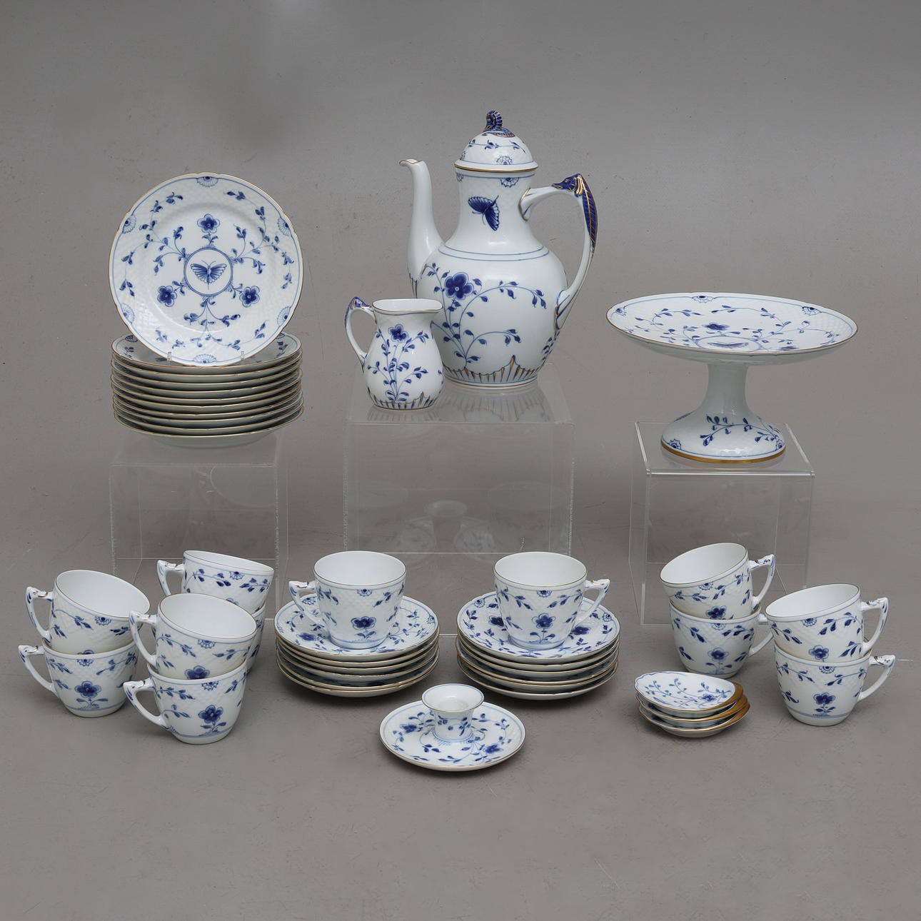 TABLEWARE, 41 PIECES, BUTTERFLY, BING AND GREENDAL.