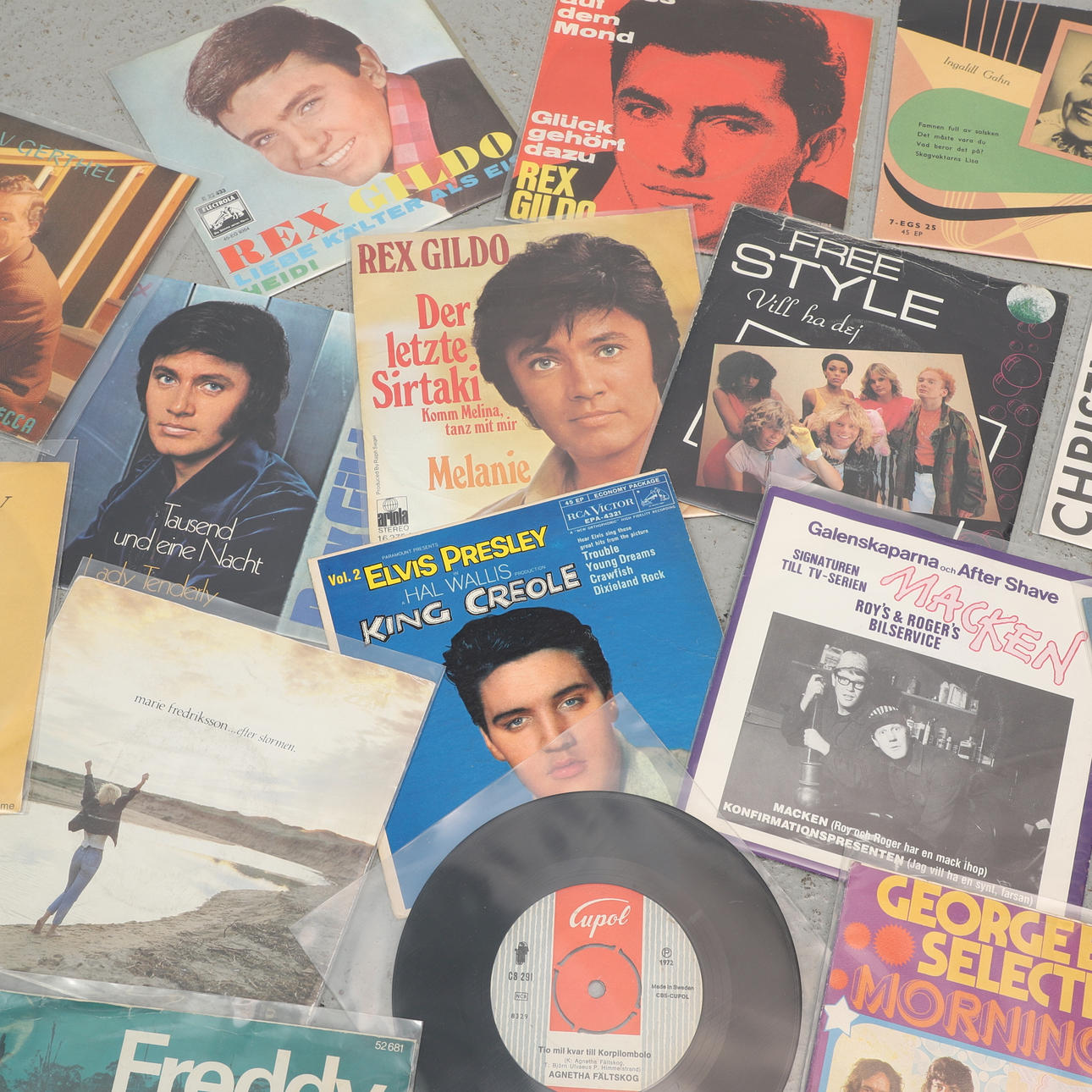 DISCOS DE VINILO, muchos, principalmente Rex Gildo.