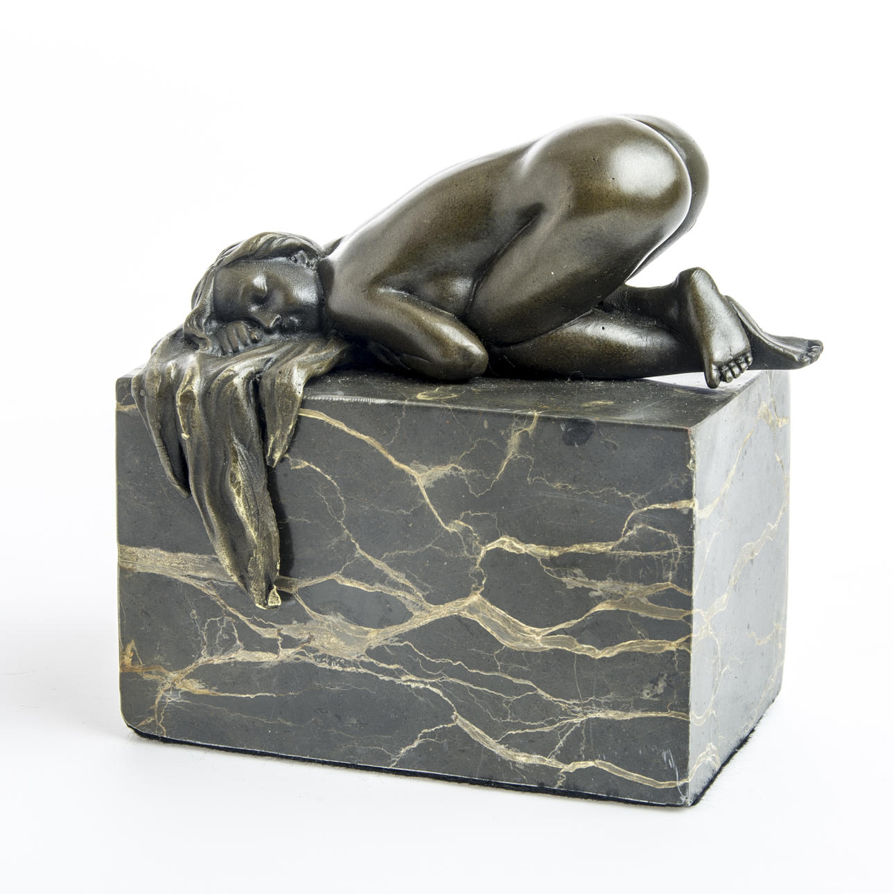 SKULPTUR, brons på marmorsockel, liggande kvinna, efter Pohl, 1900-tal.