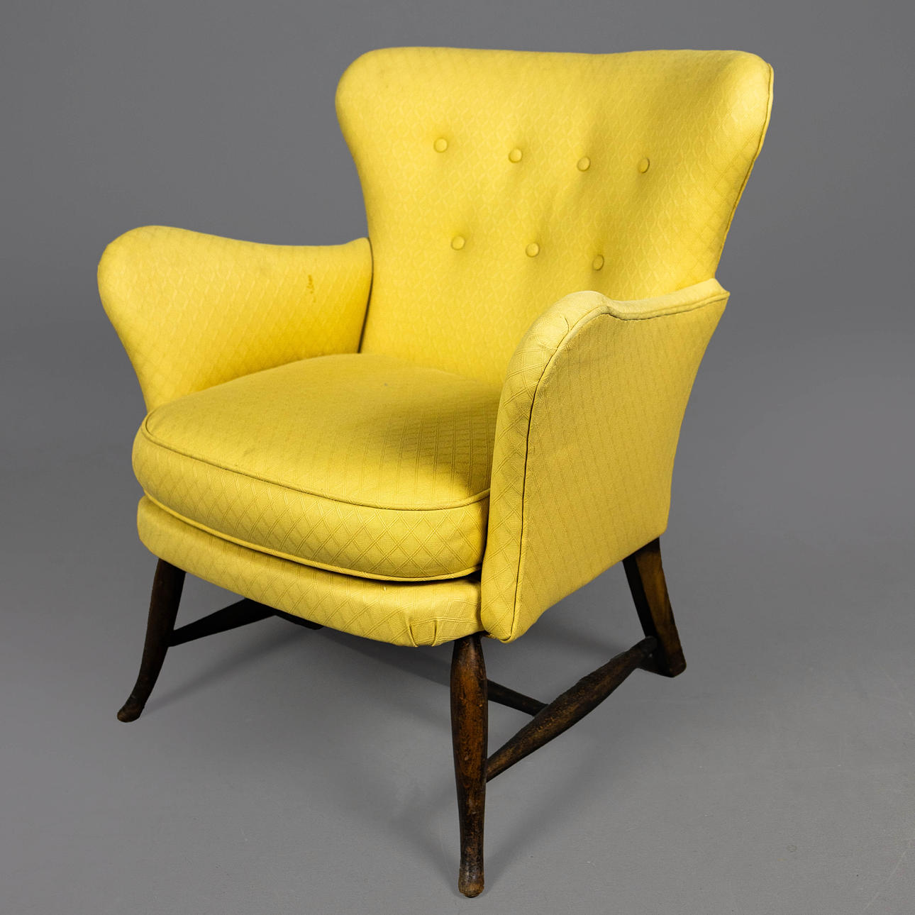 VUOSISADAN PUOLIVÄLIN NOJATUOLI.