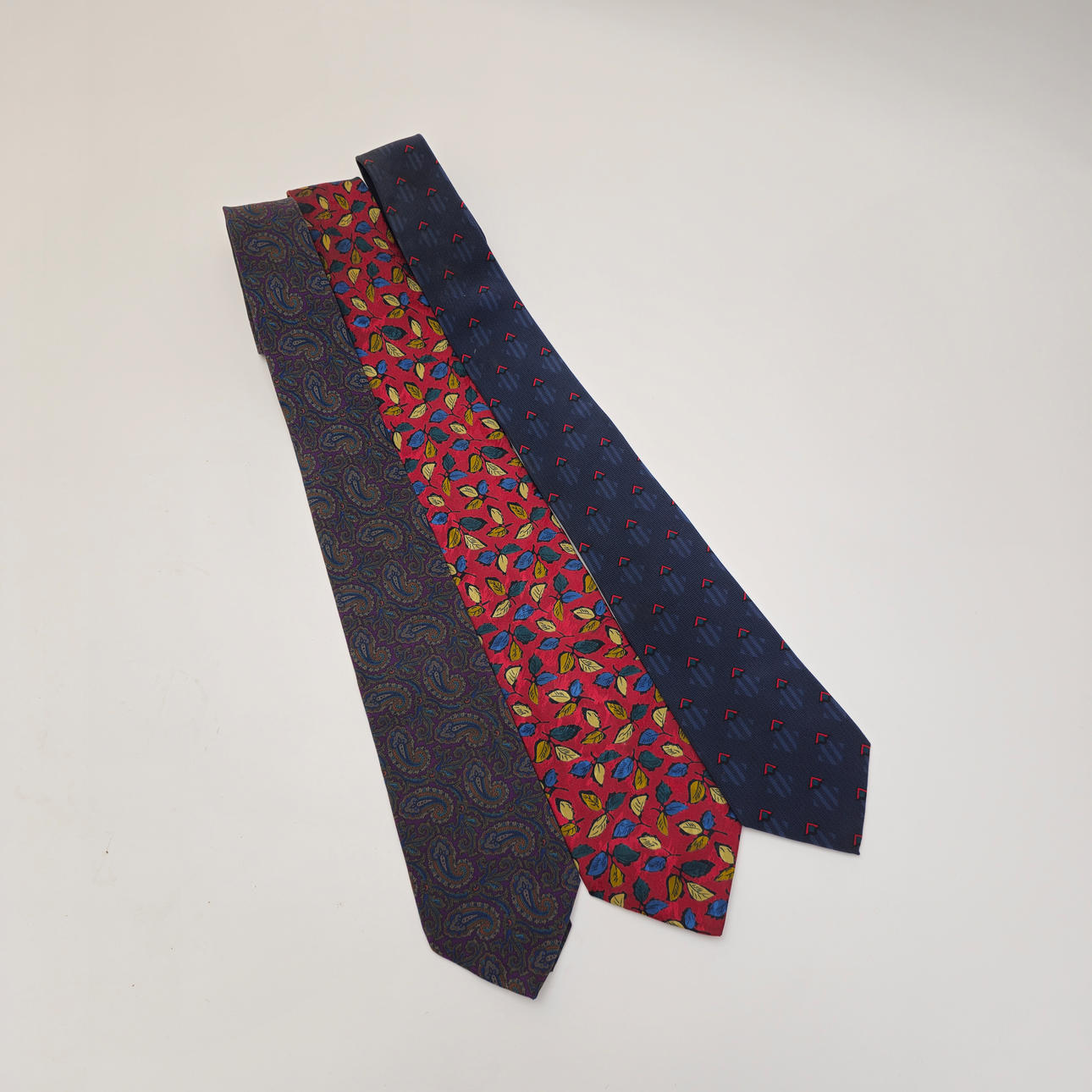 NINA RICCI. 3 SILK TIES.