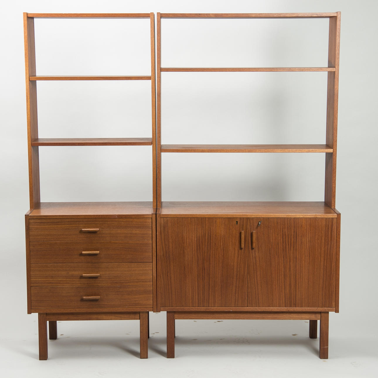 BOKHYLLA, 2 sektioner, teak, 1960/1970-tal.