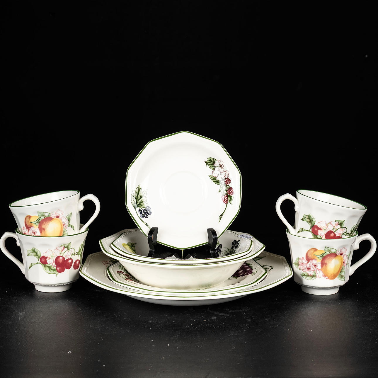 28pcs tableware, “Churchill” The Chartwell Collection, England.