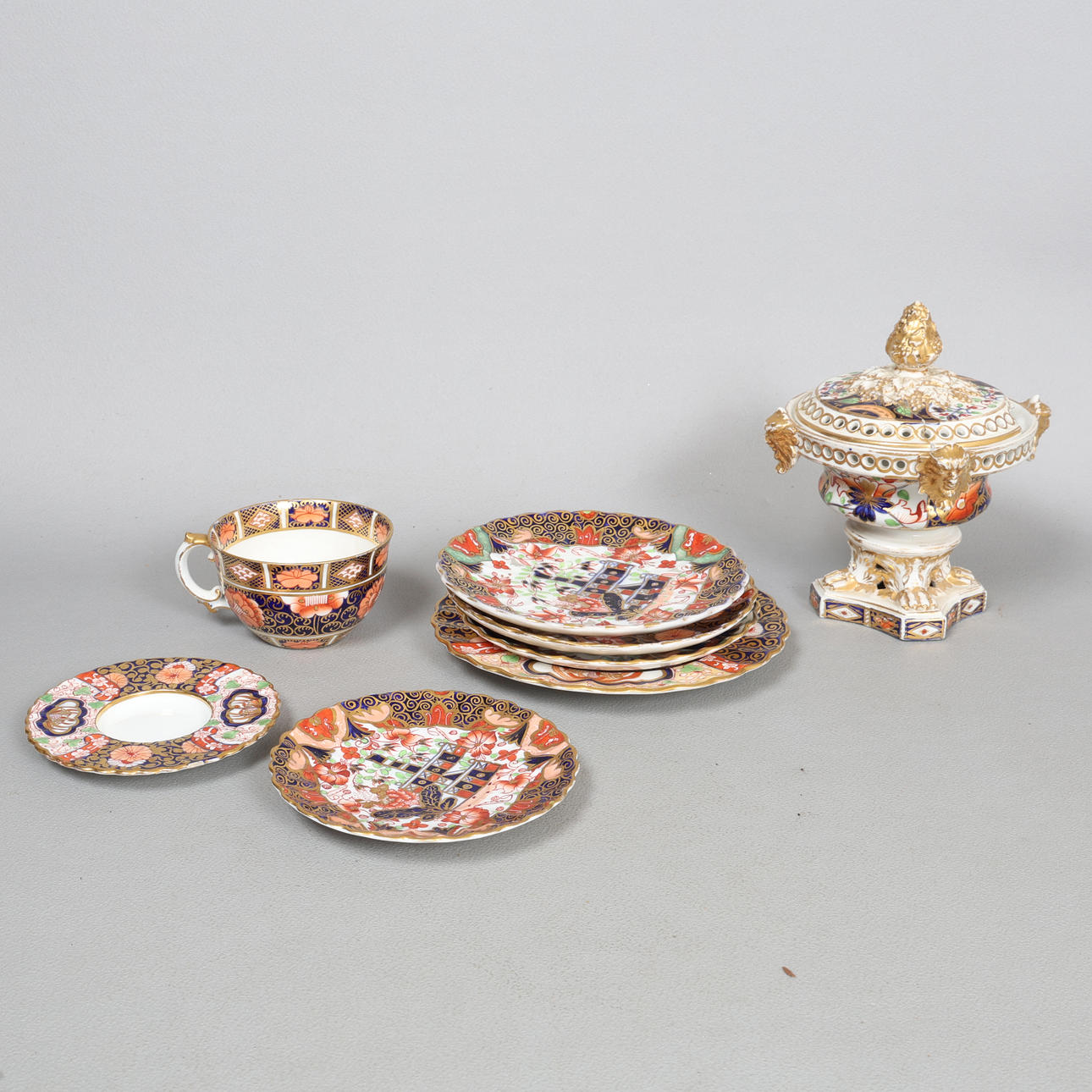 EN SAMLING AV KRONDERBY, SPODE, COPELAND.