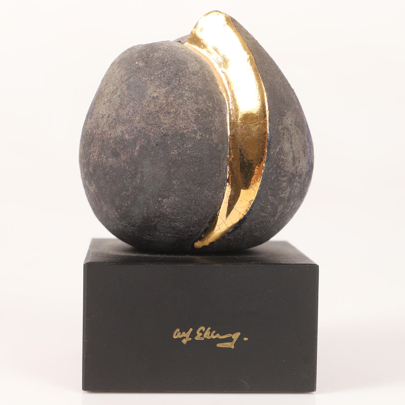 ELF EKBERG. Sculpture, apple, ceramic, signed.