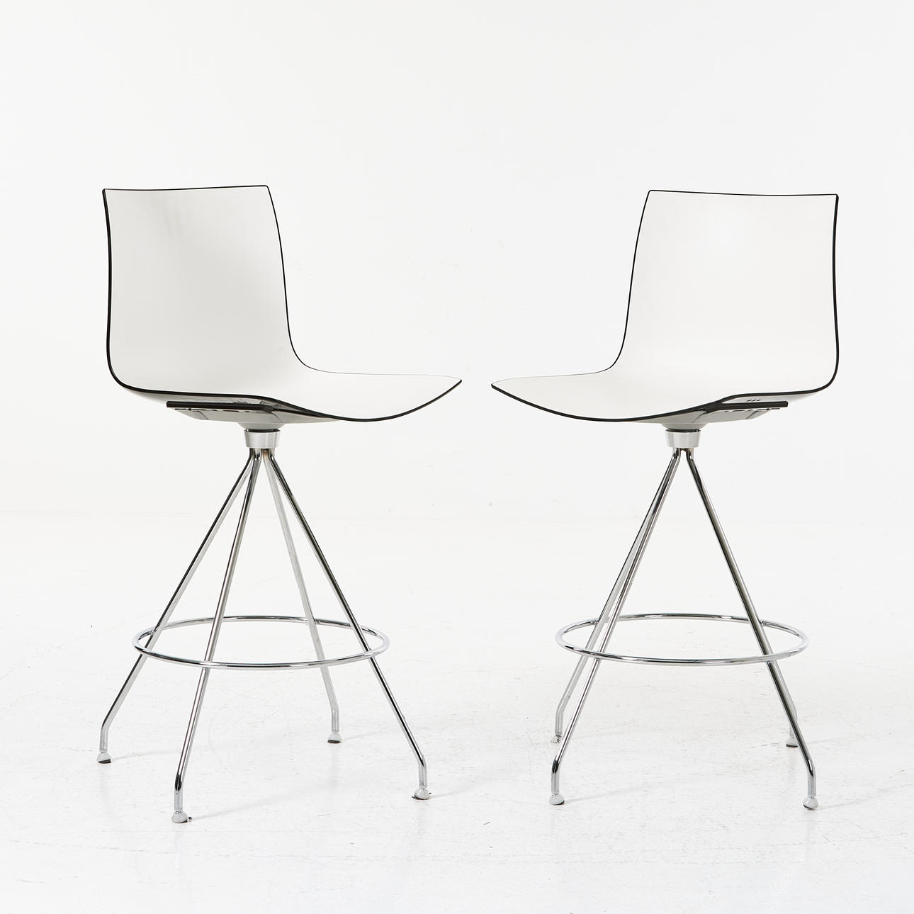 ARPER, “Catifa”, bar stools, 1 pair, contemporary.