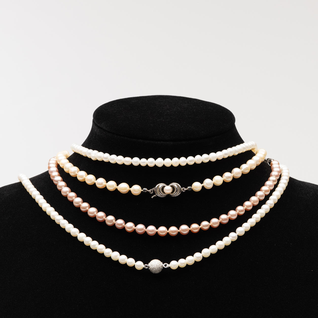 PERLENKETTE, 3 Stück, Silber.