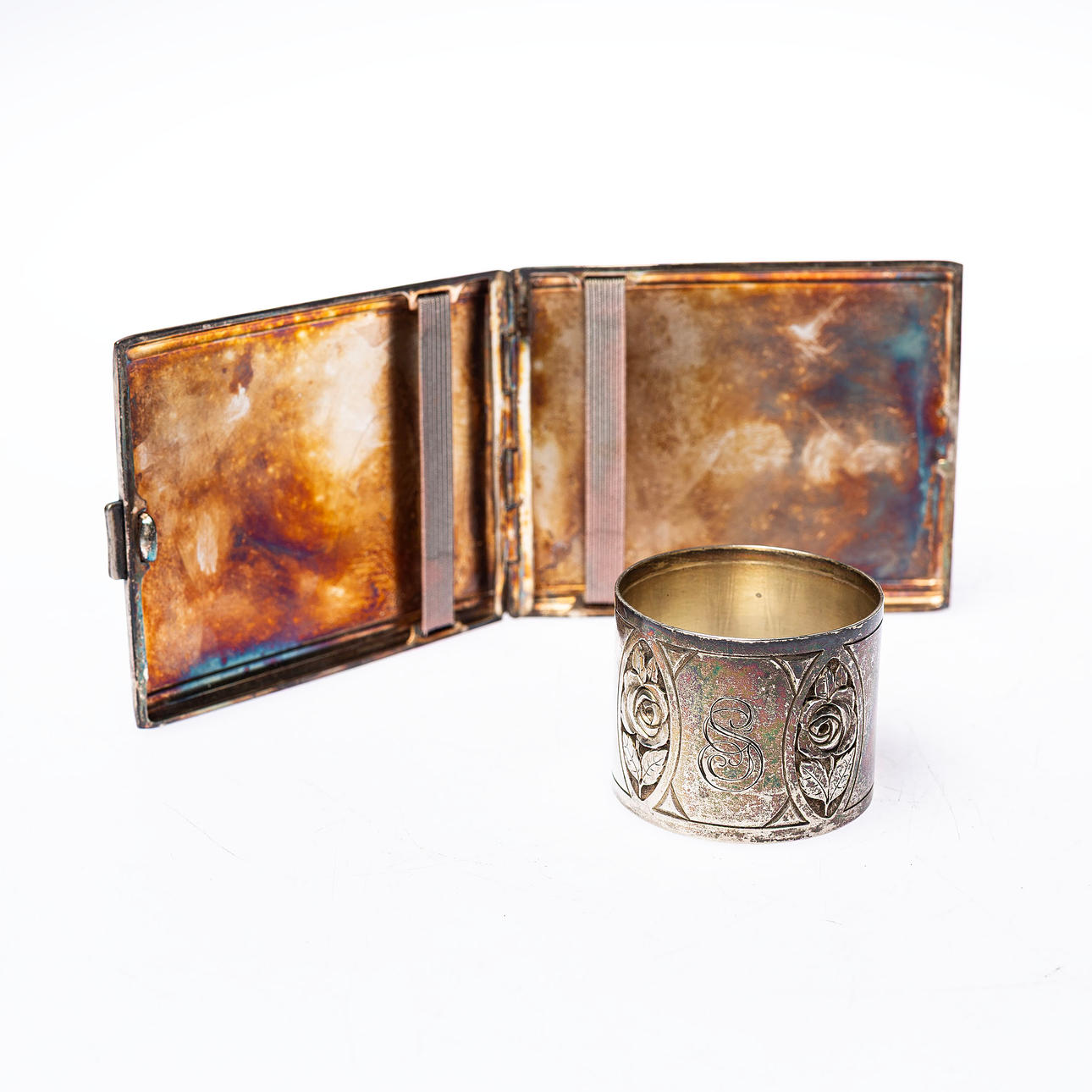 SILVEROBJECTS, 2 pieces incl. case.