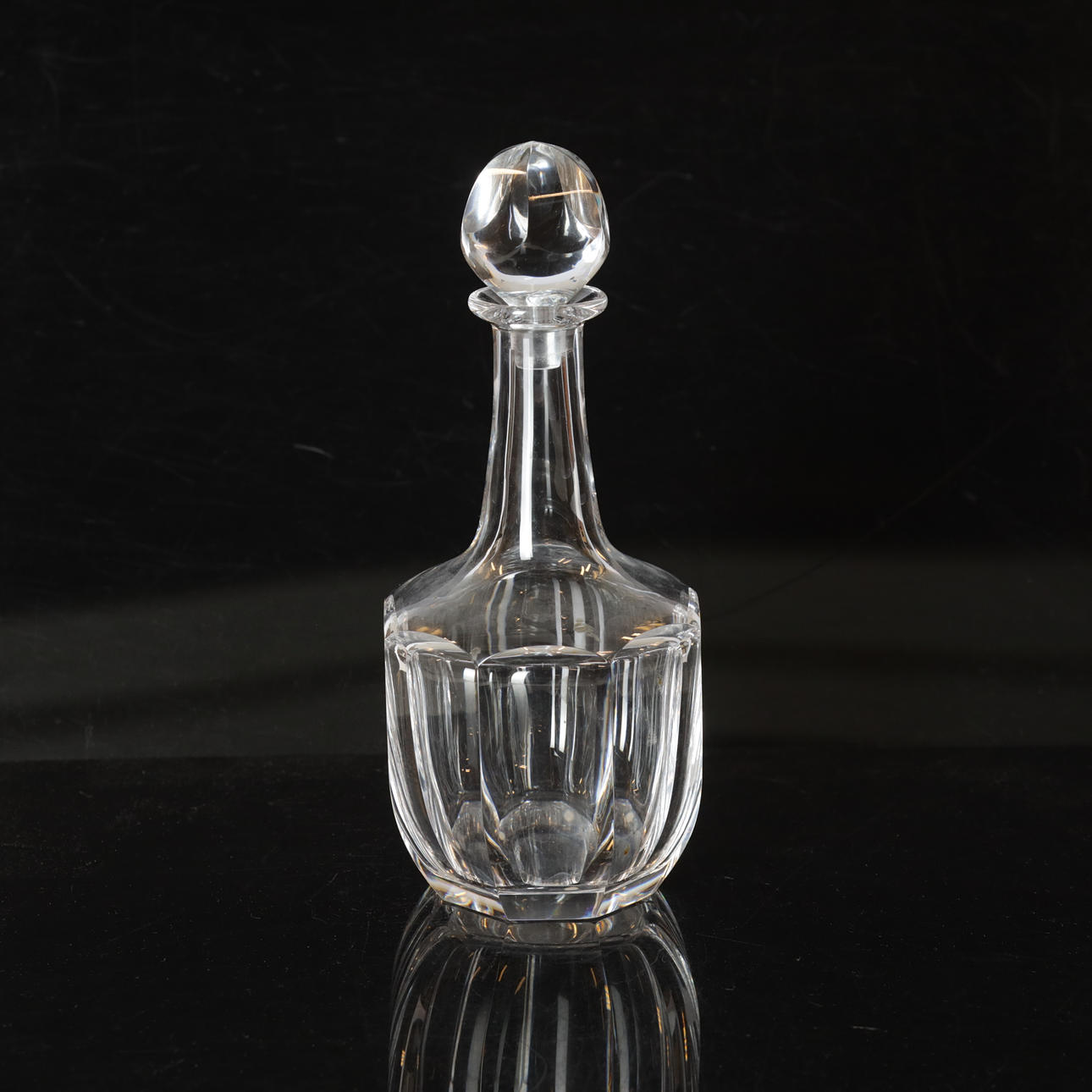OLLE ALBERIUS. A glass decanter, Orrefors.