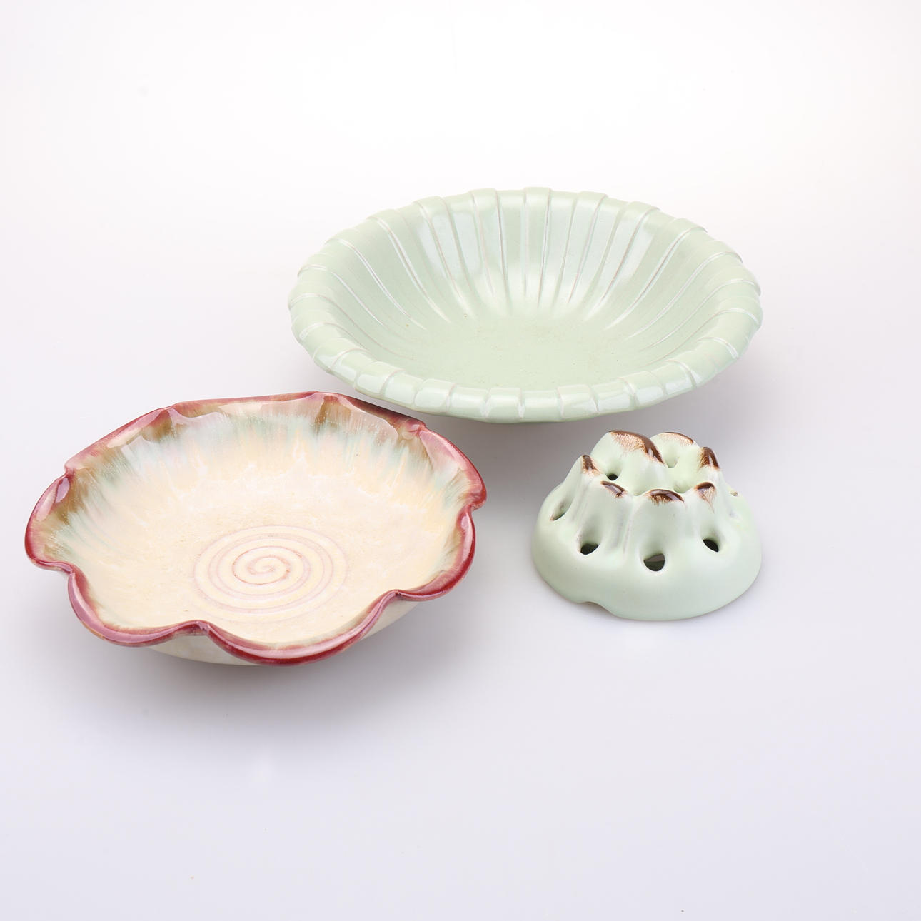 CERAMIC OBJECTS, 3 pieces, including Vicke Lindstrand Ekeby.