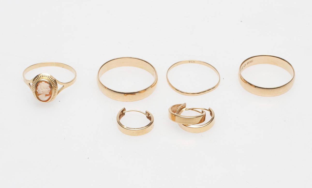 GULDSMYCKEN, 18k guld, vikt ca 8 gr.