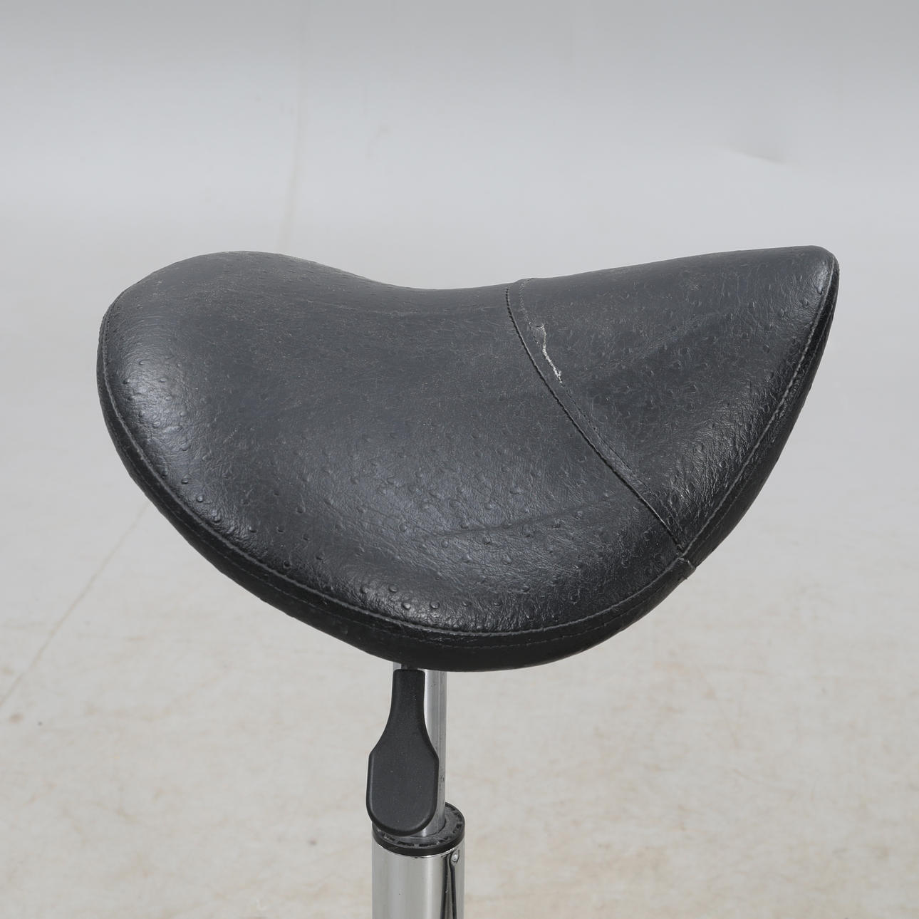 Trim stol/sadelstol, 2 stk, med ergonomisk sæde.