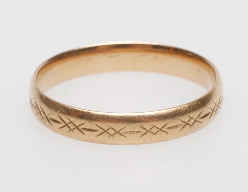 RING, 18k guld, vikt ca 4 gr.