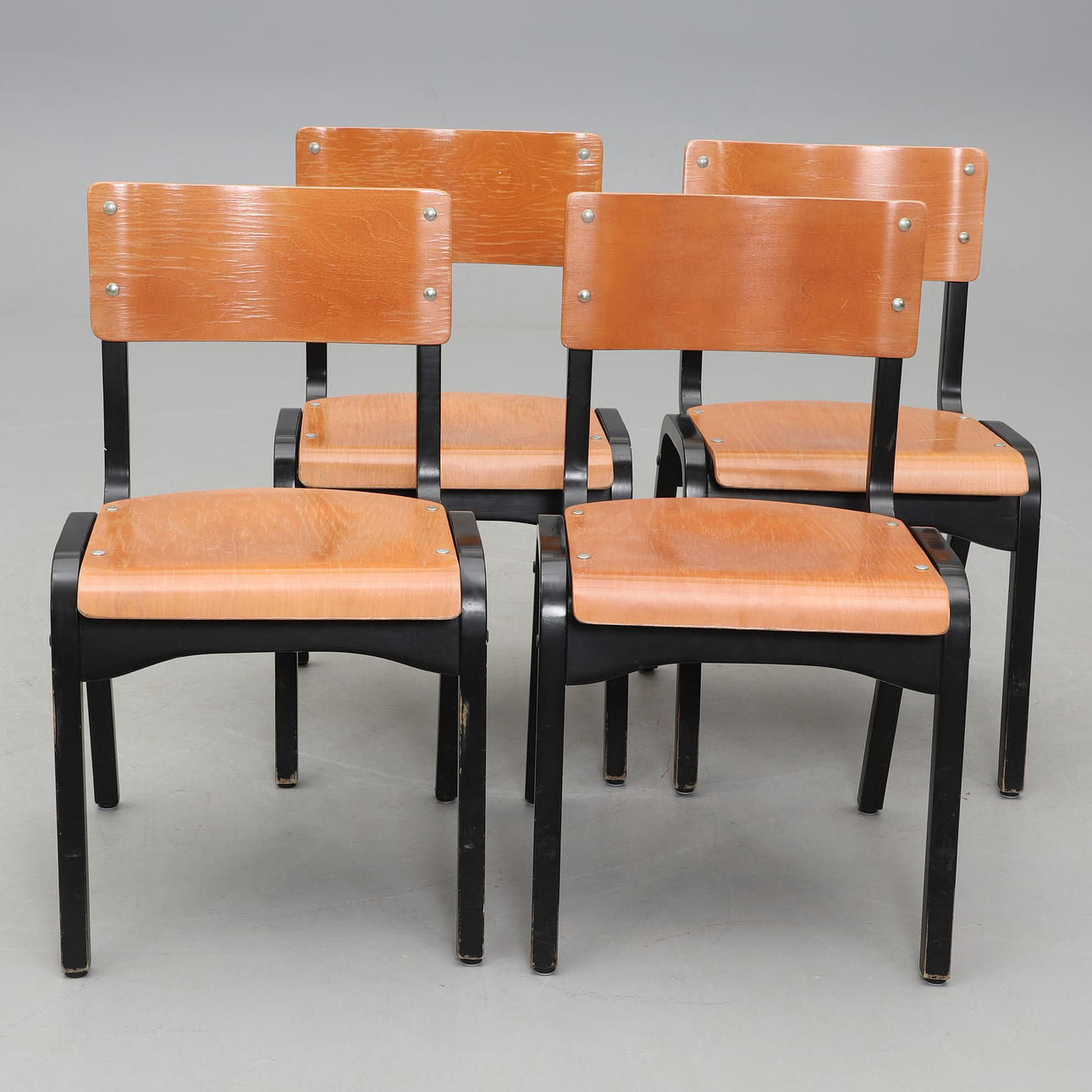 Ein Satz von vier 'Carlo'-Stühlen, Holsag, Kanada.