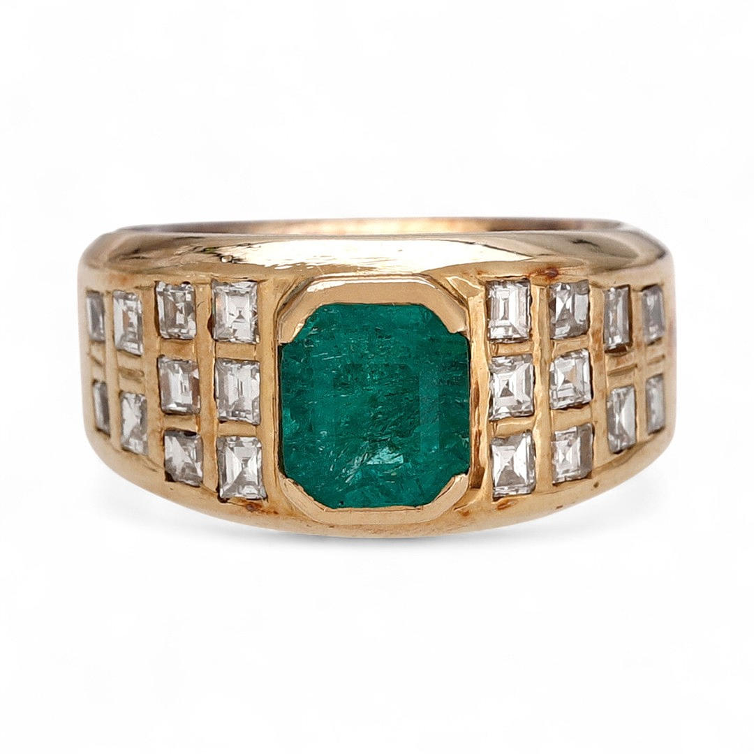 Smaragdi- ja timanttisormus.