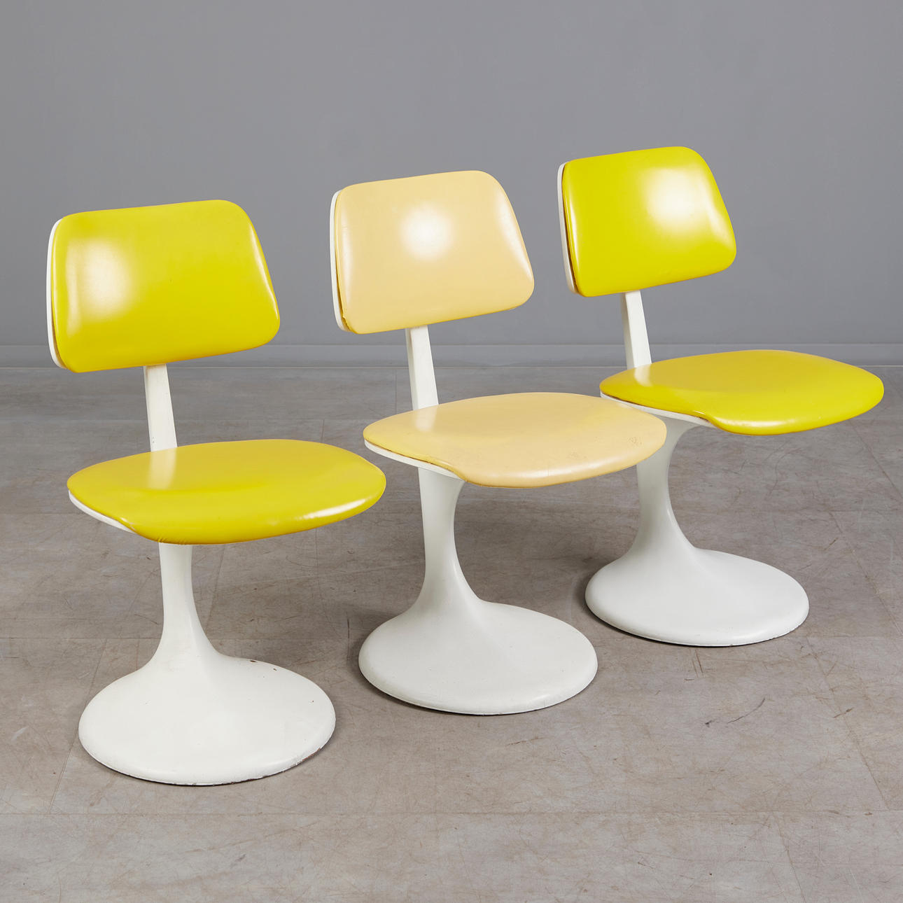 Three space age style chairs, wood, plastic (3).