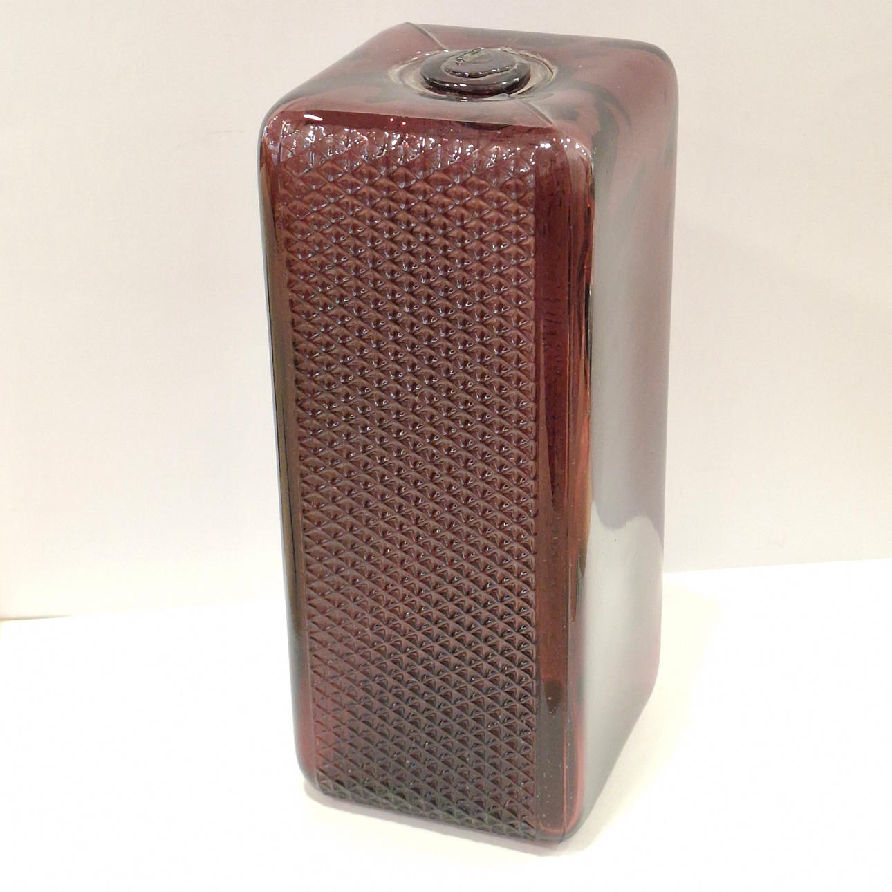 VIDEO. In purple glass.