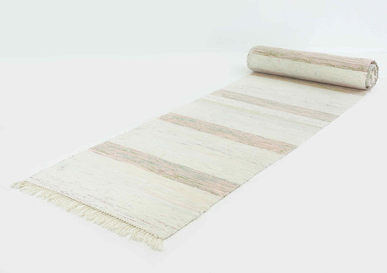 A WALKING CARPET, 75 x 845 cm, 1900/2000s.