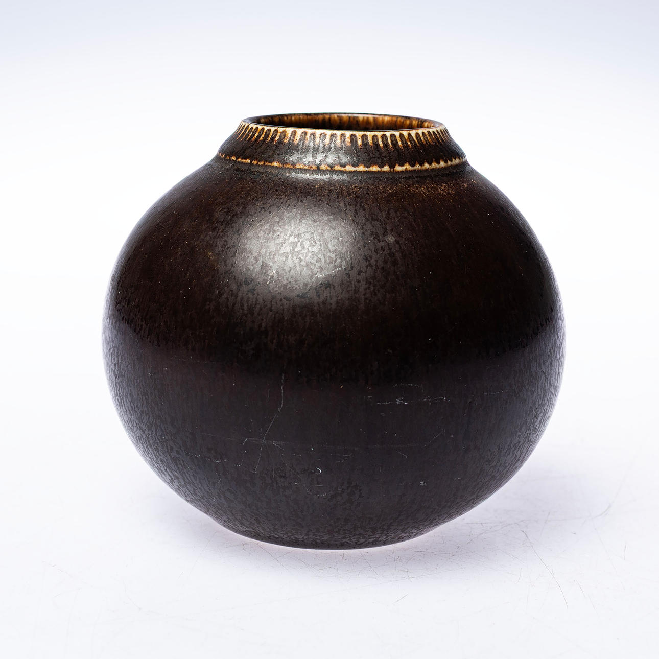 A stoneware vase, Saxbo, Denmark, 1931-49.