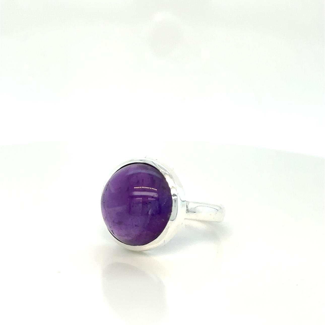 AMETHYSTRING in silver.