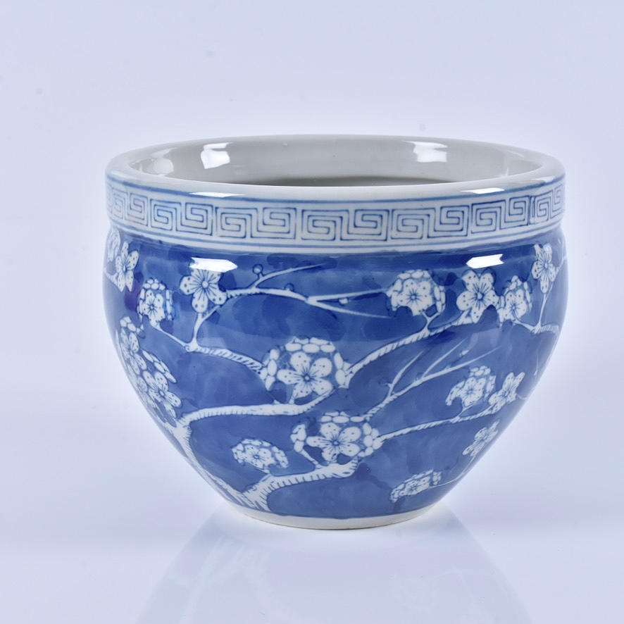 A porcelain outer lining, China, later part of the 20th century.