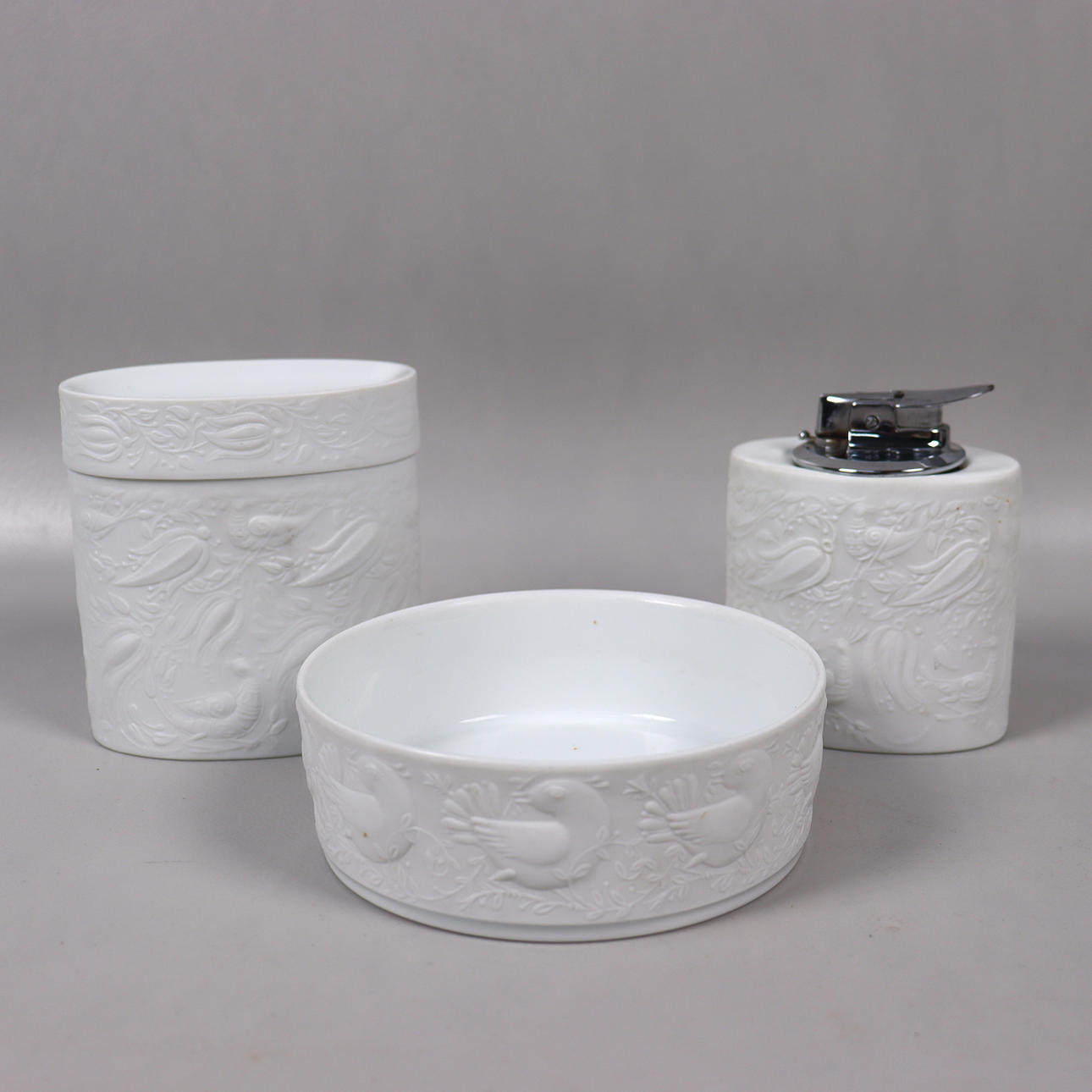 BJÖRN WIINBLAD. Rosenthal, Studio-Linie, table lighter, bowl and jar with lid, porcelain.