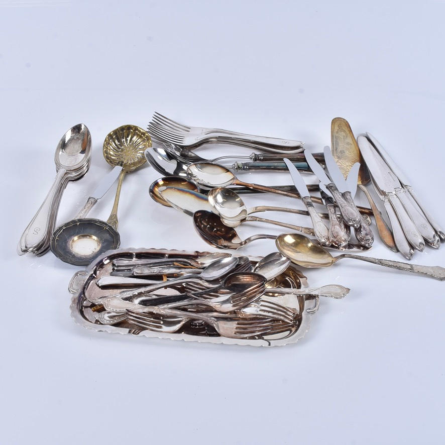 LOT NYSILVERWARE CUTLERY, 1 box.