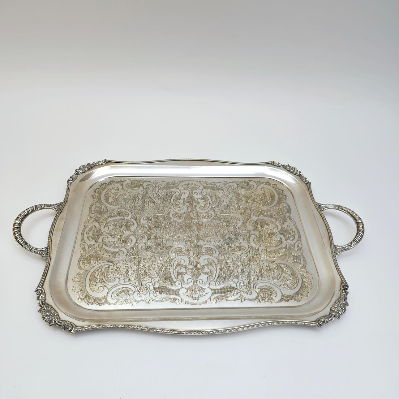 ENGELSK SERVERINGSBRICKA. SHEFFIELD. SILVERMETALL.