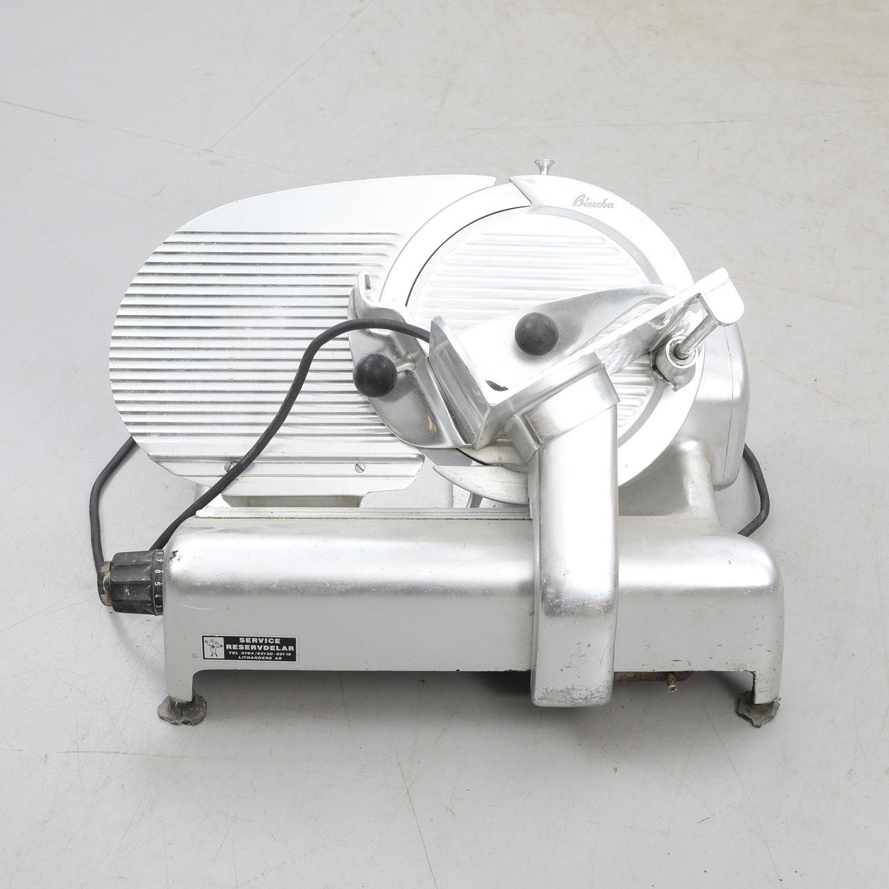 LEIKKAUSKONE, Bizerba Tripas.