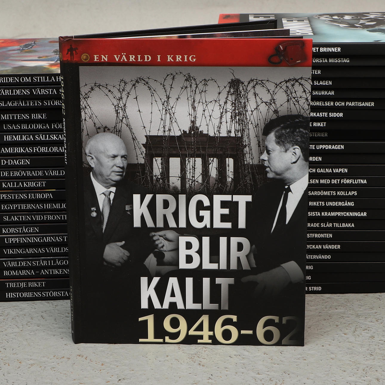 HISTORY & WAR BOOKS, 44 pcs.