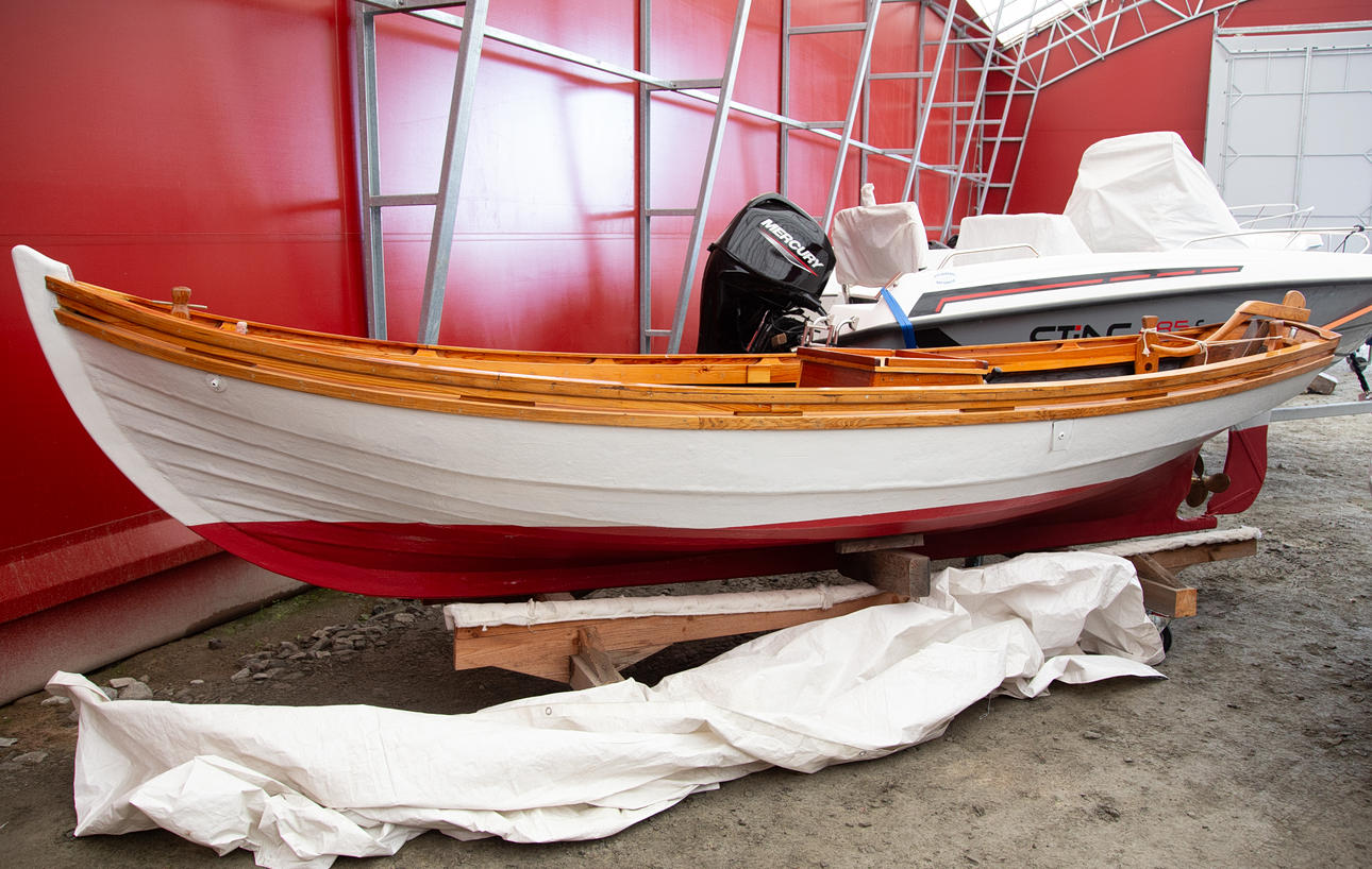 BOOT, 530 x 165 cm, Albin-Motor 5 PS, Elektrostart.