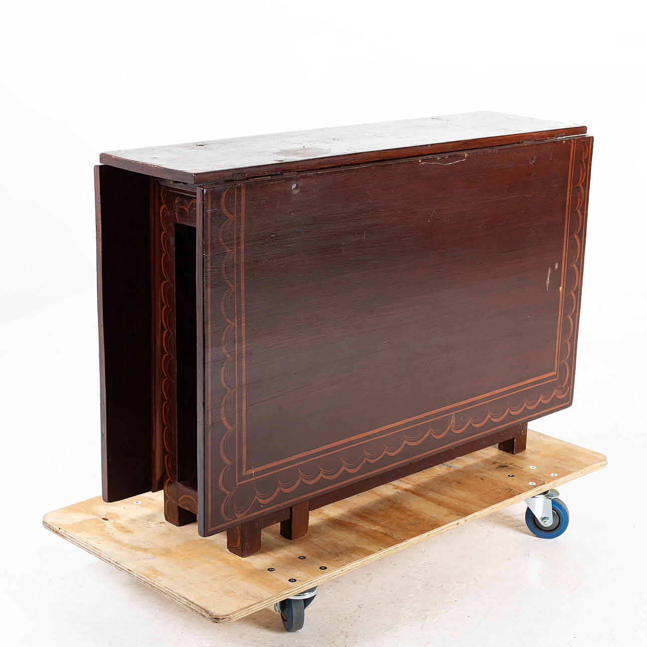 A table, so-called percussion table, Allmoge, 1800 - numbers.
