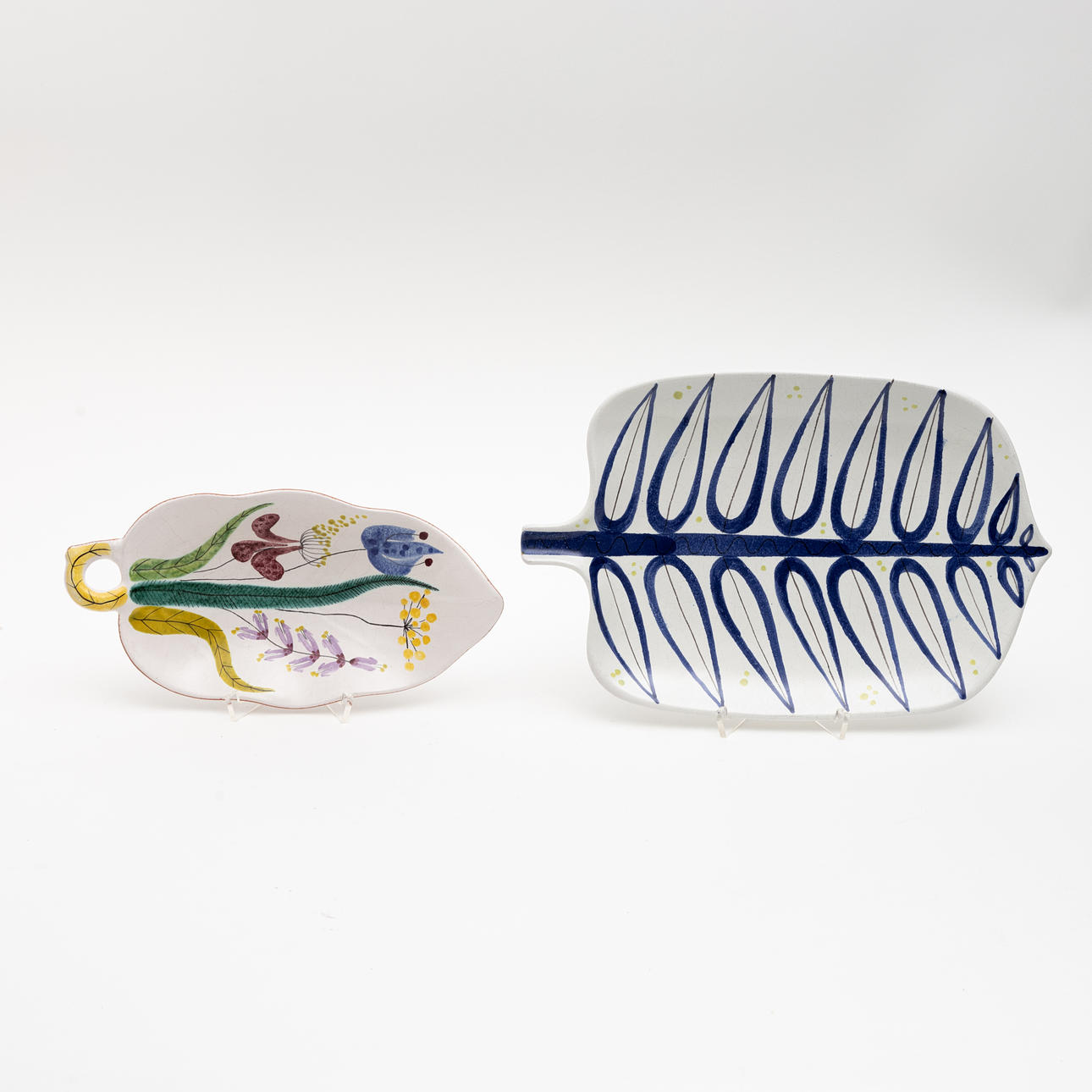 STIG LINDBERG. 2 pcs, Saucer, faience, Gustavsbergs Studio, signed with the studio hand.