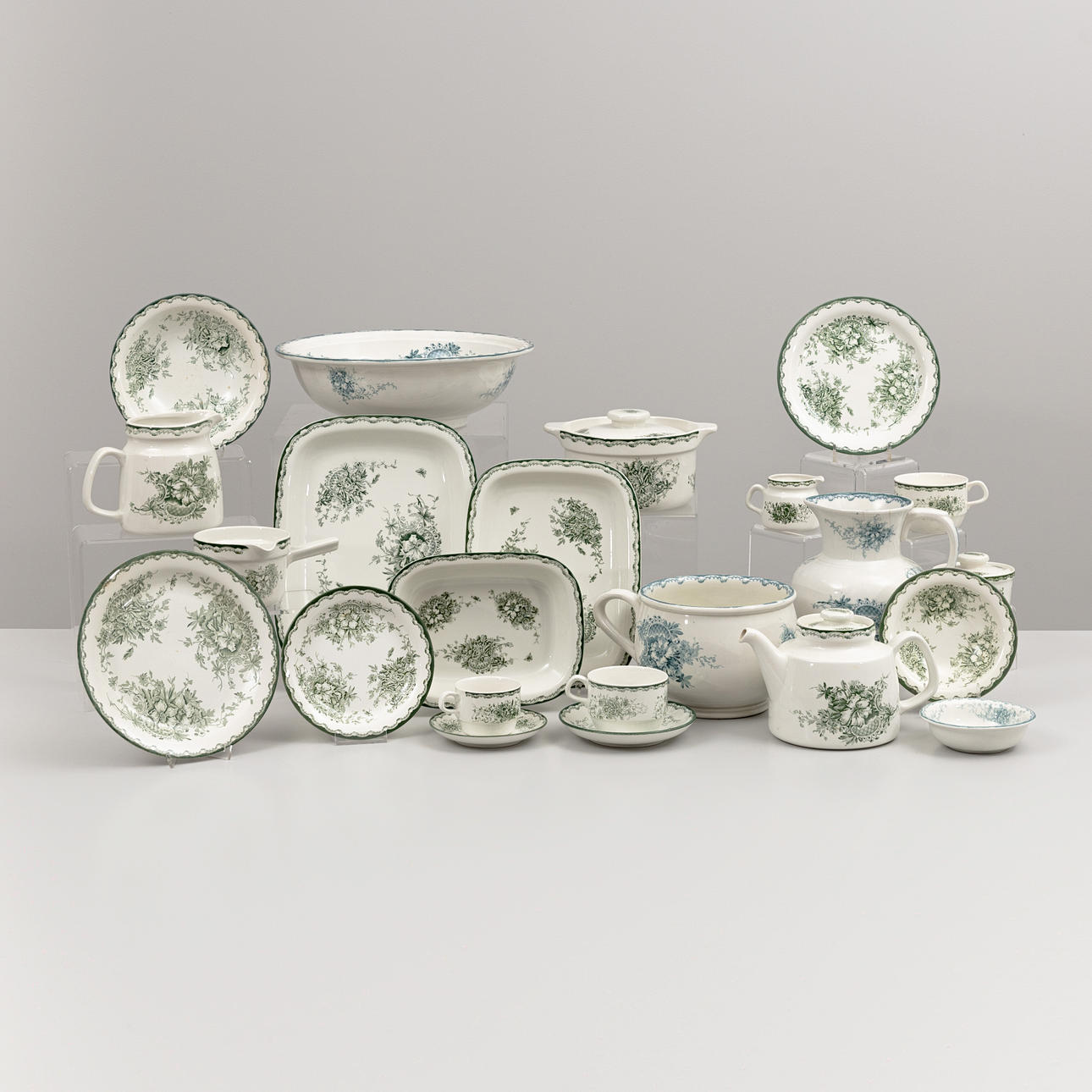 MAD-, KAFFE-, TÉSERVIS, 83 stykker + 4, „Grøn Anna“, Rörstrand.