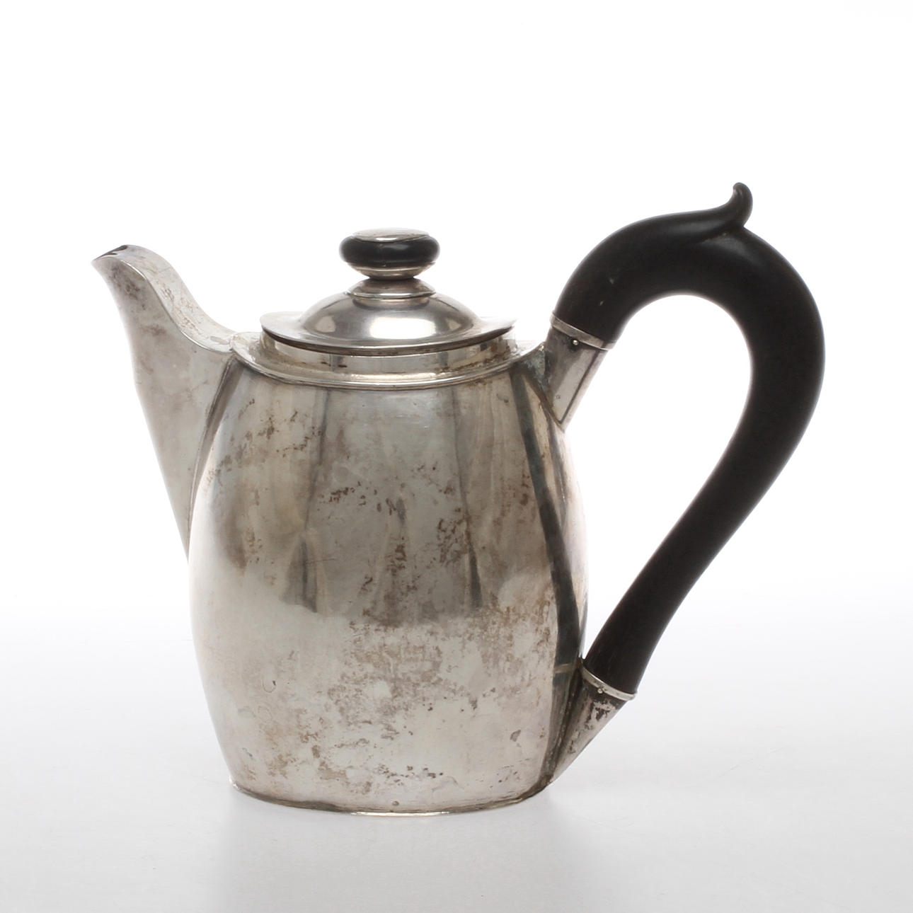 KANNA, silver med trägrepp, stämplad Hiller, troligen 1800-tal.