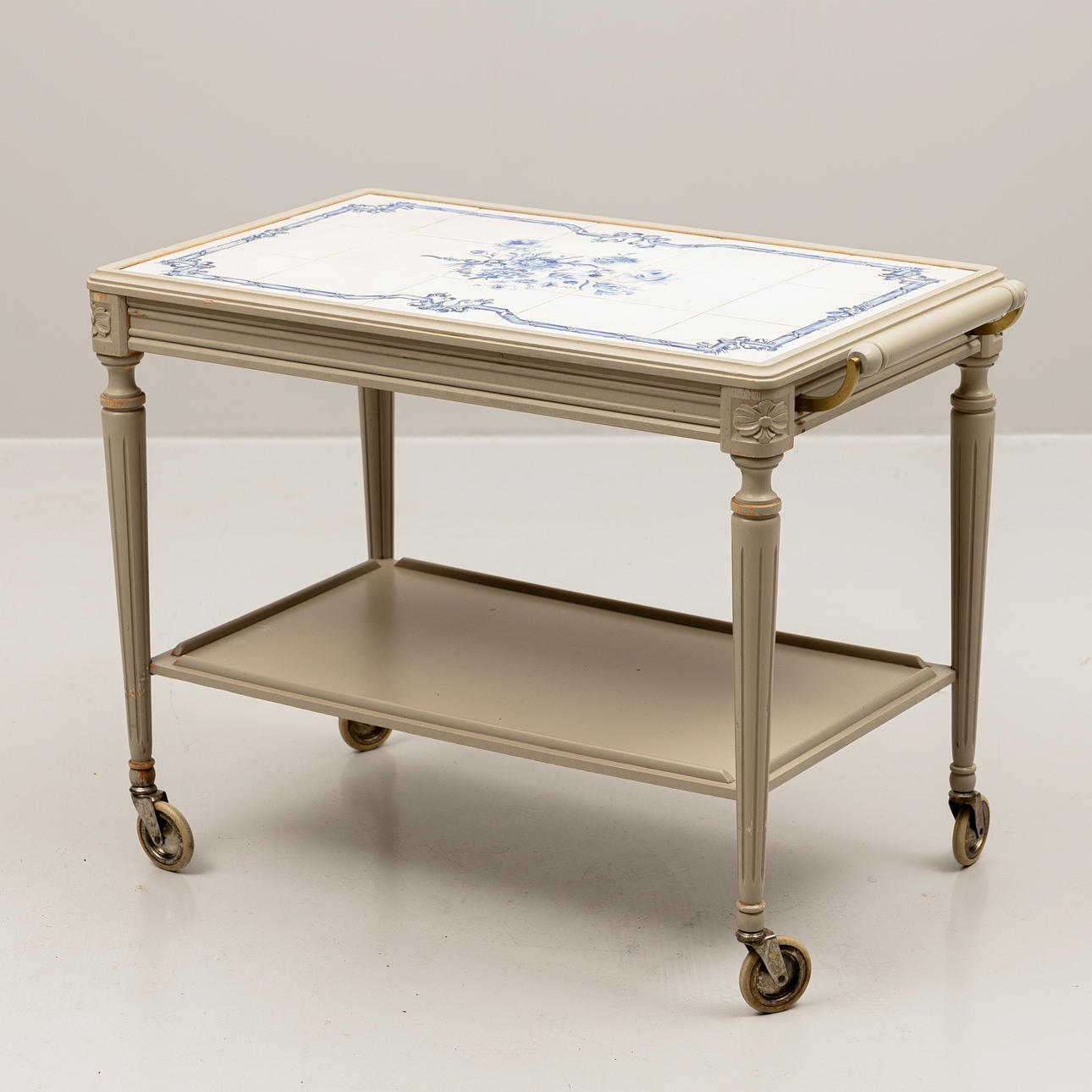 A Gustavian-style teapot with tiles, mid 20th century.