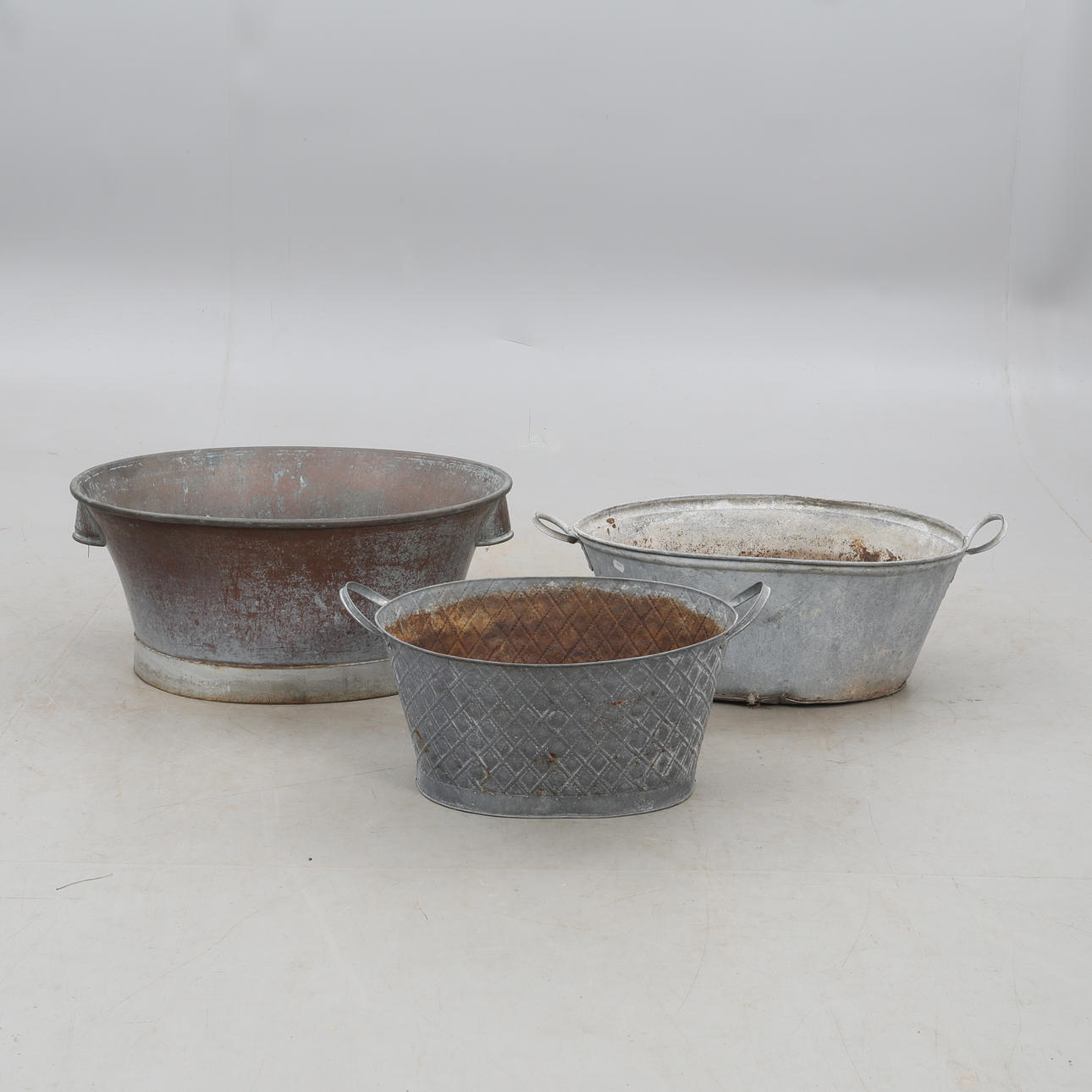 BAJLOR, 3 pcs, zinc and Bl, a copper Jönköping.