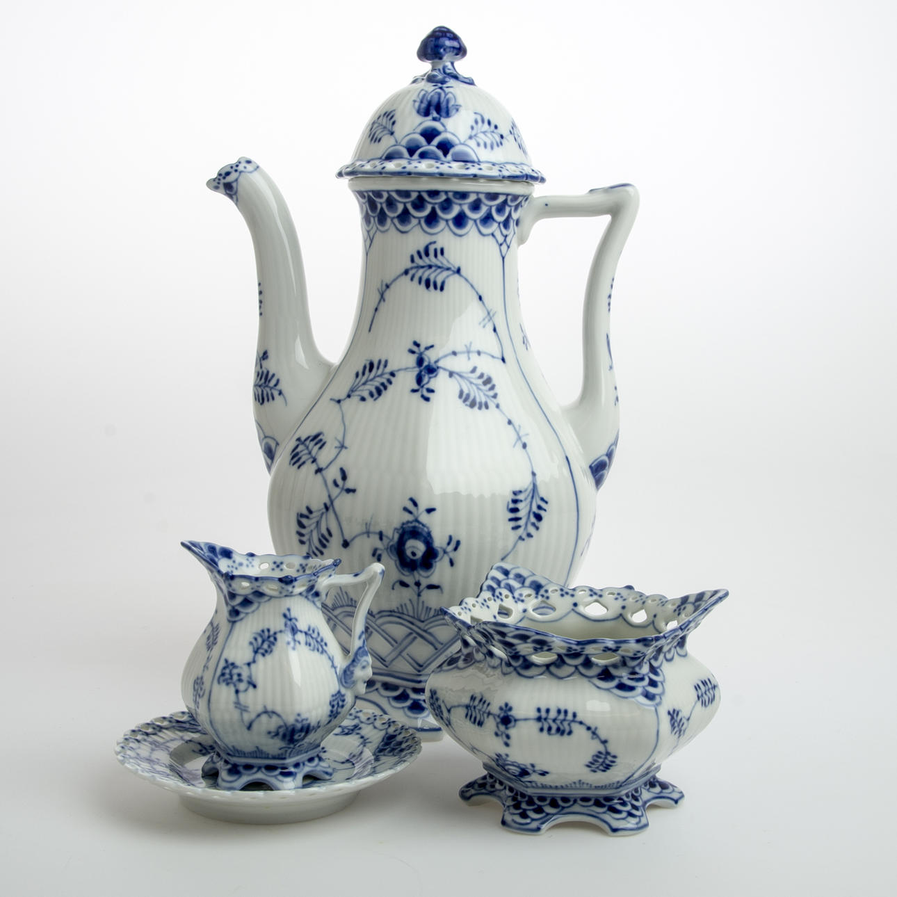 KAFFESERVIS, 4 delar, "Musselmalet", helblond, Royal Copenhagen.