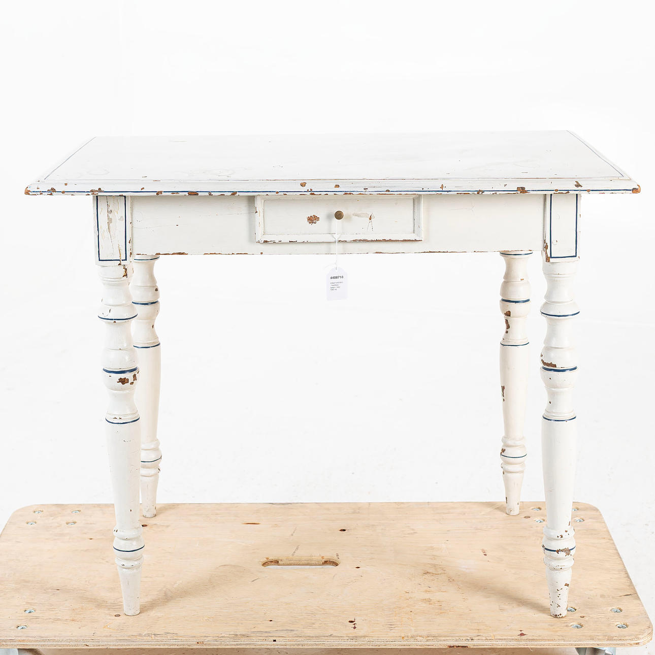 A WINDOW TABLE, with drawer in the sargen, early 1900's.