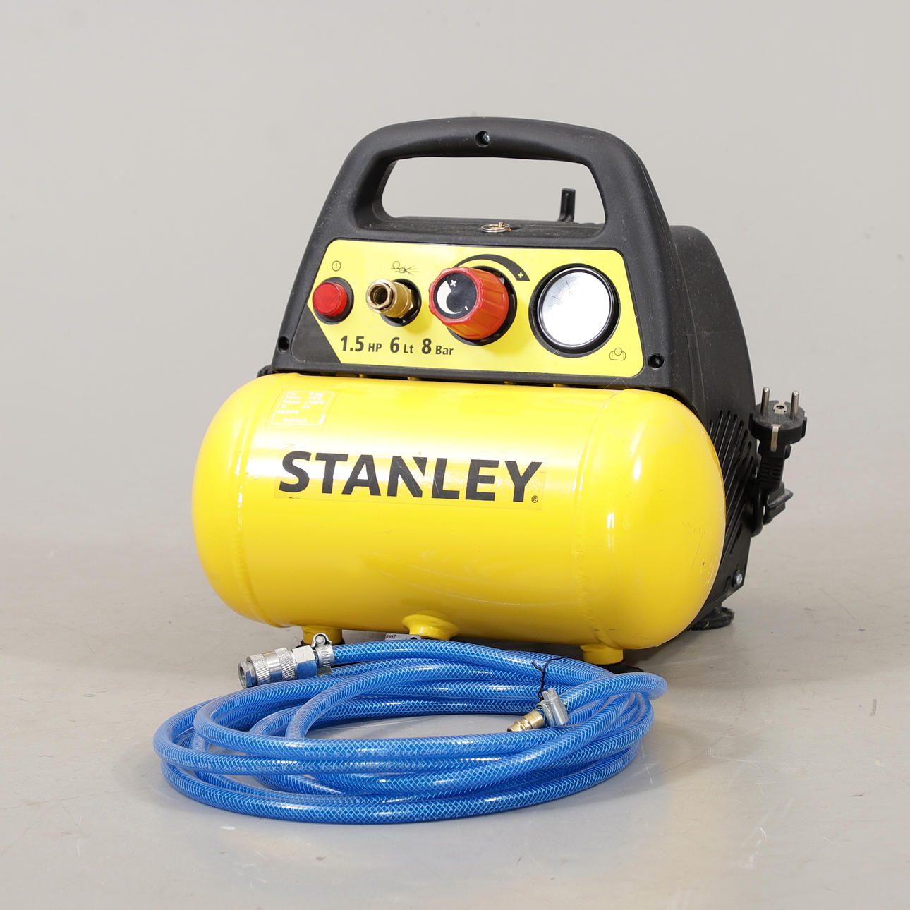 A 21st-century Stanley DN 200/8/6 compressor.
