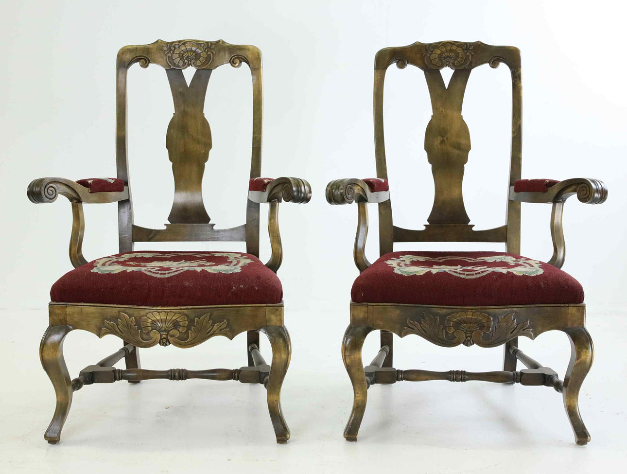 KARMSTOLAR, ett par, tidigt 1900.