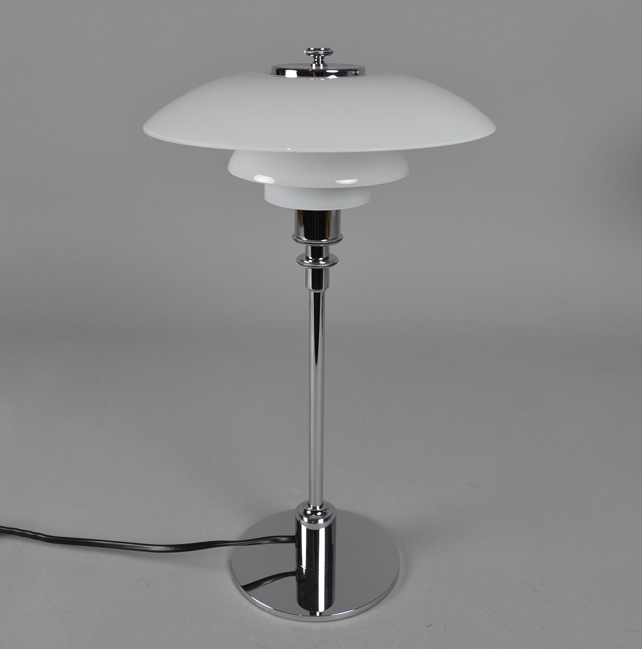 POUL HENNINGSEN. PH 2/1 bordslampa.