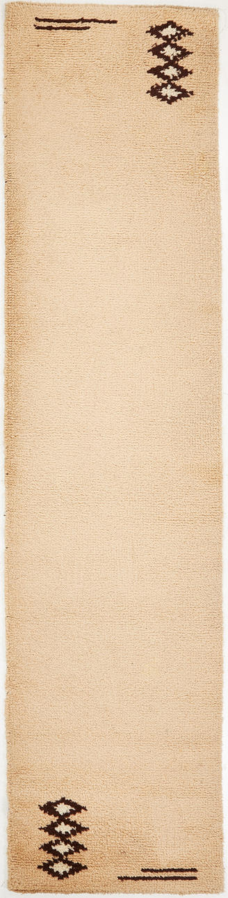 ORIENT CARPET. Gallery model, wool, 350x85 cm.