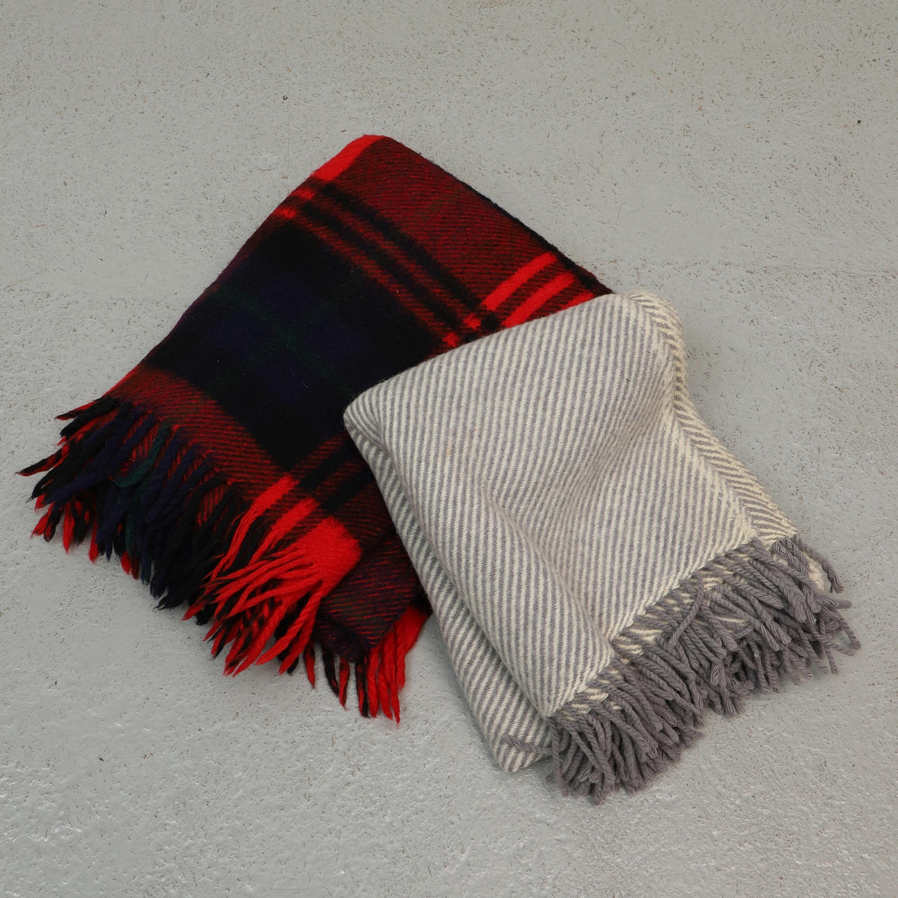PLAIDS, 2 pcs. wool, dimensions approx: 190x145 cm.